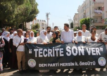AKP önünden seslendiler: Hukuksuzluğa son ver