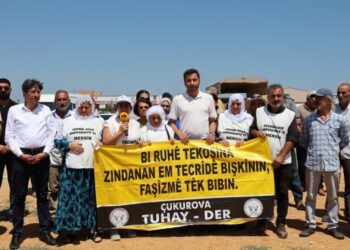 Tutsak yakınları: Baş eğmeyeceğiz