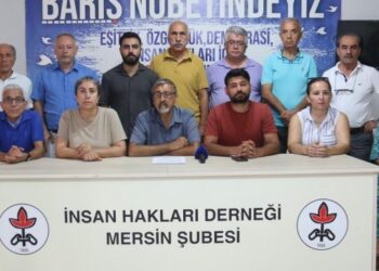 İHD: Tutsaklara Kürtçe mektup ve kitap verilmiyor