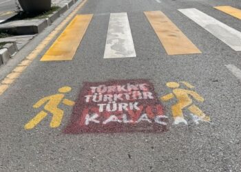 ‘Pêşî Peya’yı silip ırkçı yazılama yaptılar
