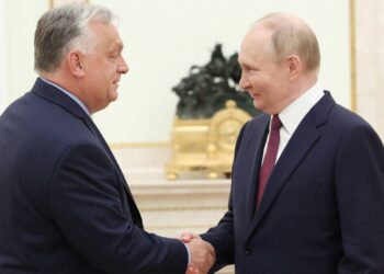 AB, Zelenskiy'in ardından Putin'i ziyaret eden Dönem Başkanı Macaristan liderini yaylım ateşine tuttu