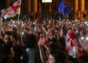 AB, 'etki ajanlığı' yasası çıkaran Gürcistan'ın katılım sürecini durdurdu