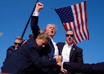 ABD başkan adayı Donald Trump’a silahlı saldırı; saldırgan öldürüldü