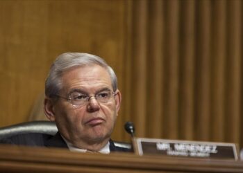 ABD'de mahkeme jürisi, rüşvet ve yolsuzluktan yargılanan Senatör Menendez'i suçlu buldu