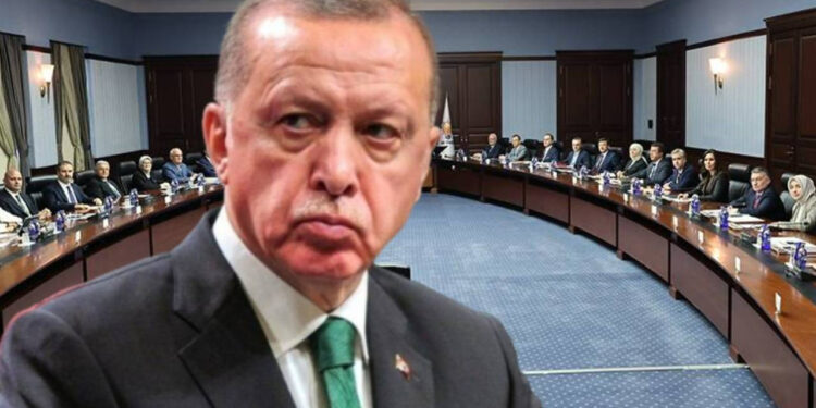 AKP'de Büyük Değişim Kapıda! Bazı İsimler Eşyalarını Toplamaya Başladı