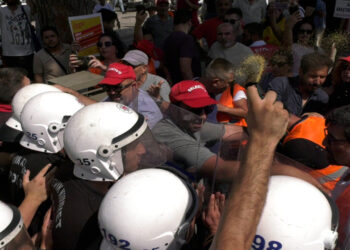 AKP'li Belediye Başkanı Aydın Pehlivan'dan İşten Çıkarılan İşçilere Biber Gazlı Müdahale