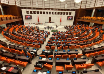 AKP'li Eski Vekil ile BBP'li Destici'nin Kızlarının TBMM'de İşe Alındığı Ortaya Çıktı!