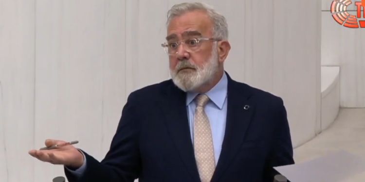 AKP’li Yenişehirlioğlu muhalefete önce ‘sahipsiz köpekler’ dedi, sonra ‘özür’ diledi