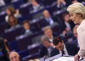 AP'de 'aşı yolsuzluğunun' gölgesinde 'tamam mı devam mı' oylaması: Von der Leyen, AB'yi 'NATO'nun kolu' yapma planını sundu
