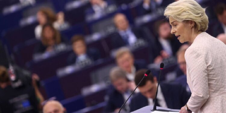 AP'de 'aşı yolsuzluğunun' gölgesinde 'tamam mı devam mı' oylaması: Von der Leyen, AB'yi 'NATO'nun kolu' yapma planını sundu