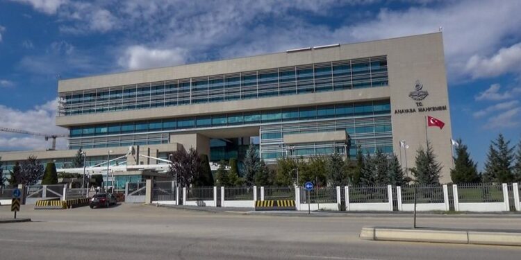 AYM'den Kürdistan yazılı tişörte cezaya hak ihlali kararı