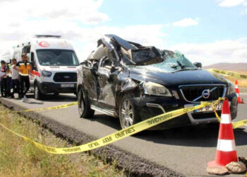 Acı Kaza! İki Kardeş, Anne Babalarının Mezarını Ziyarete Giderken Hayatını Kaybetti