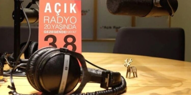 Açık Radyo için imza kampanyası başlatıldı