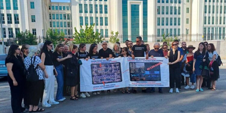 Adana'da 63 kişiye mezar olan Tutar Apartmanı davası görüldü
