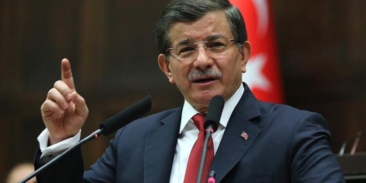 Ahmet Davutoğlu'ndan Çok Konuşulacak Darbe Çıkışı