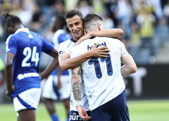 Alexander Djiku ve Bartuğ Elmaz, Fenerbahçe'nin Strasbourg galibiyetini değerlendirdi