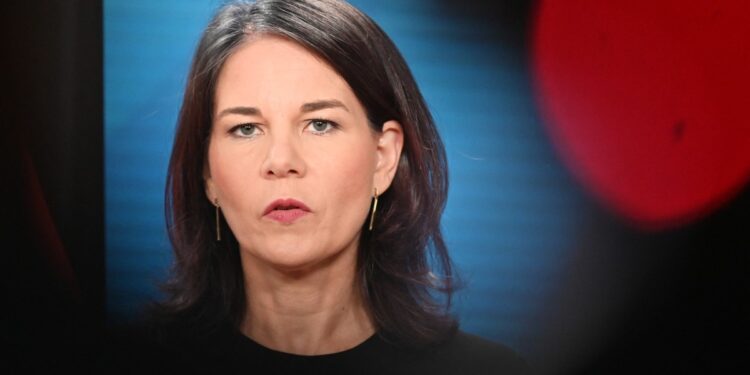 Alman Dışişleri Bakanı Baerbock: Fransa’daki sonuçlara kayıtsız kalamayız