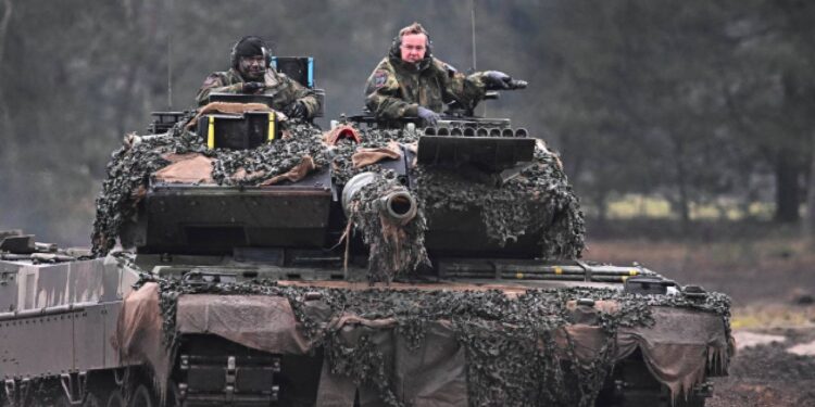 Almanya, Ukrayna'ya askeri yardımının yarısını kesecek