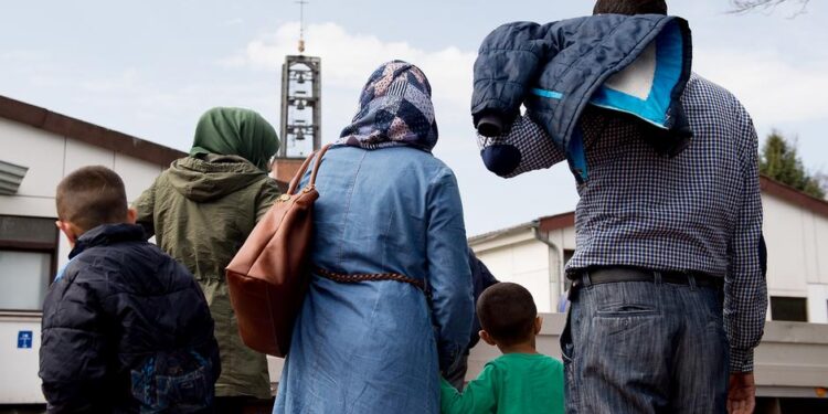 Almanya'da Suriye'ye sınır dışıların önünü açan karar