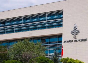 Anayasa Mahkemesi, basın açıklaması nedeniyle öğretmene verilen disiplin cezasına "hak ihlali" dedi