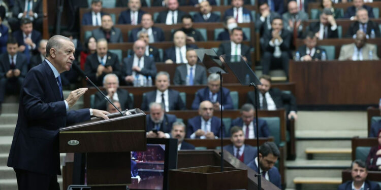 Ankara Koridorlarında Konuşulanlar: AKP'li Vekiller Sahaya İnmekten Neden Çekiniyor?