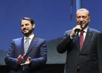 Ankara kulisleri: Berat Albayrak bazı eski bakanlarla 'küskünler ittifakı' kurmuş