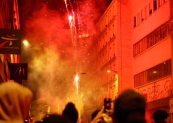 Avrupa'yı diken üstüne oturtan Fransa genel seçimlerinin ilk tur sonuçları açıklandı