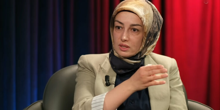 Ayşe Ateş: İnsanların kişisel bilgileri birilerinin ayağına paspas olmuş, nerede bu devlet?
