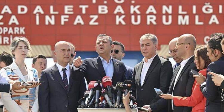 Azmettiricilerle bağı ortadan kaldırmak için üst düzey bir çaba gördük!