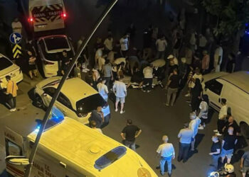 Bahçelievler'de Dehşet! Dükkanının Önünde Alkol Alan Kişiyi Uyardı, 6 Kez Kalbinden Bıçaklanarak Öldürüldü