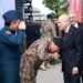 Bahçeli'nin PÖH Başkanı'na el öptürmesi güç gösterisidir