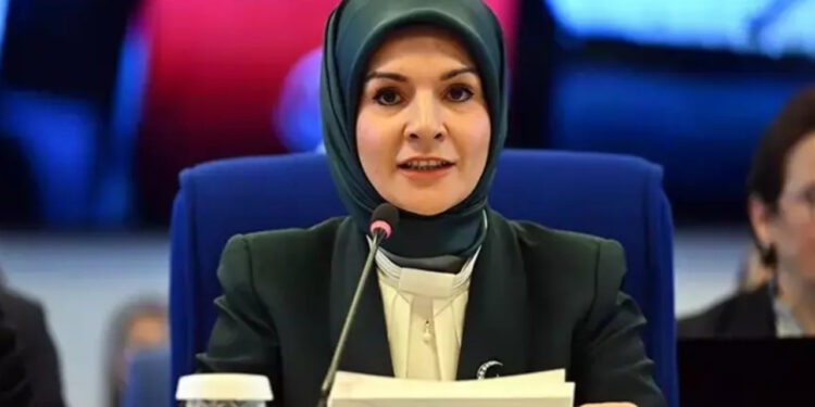 Bakan Göktaş Duyurdu: Yaşlı ve Emekli Aylıkları Hesaplara Yatırıldı