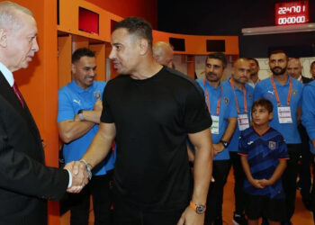 Başakşehir'in Soyunma Odasında Erdoğan'dan Tuhaf Soru: Kaç Çocuğun Var?