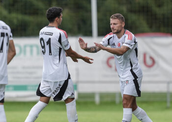 Beşiktaş 5 golle galip geldi; Mustafa Erhan Hekimoğlu yıldızlaştı