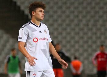 Beşiktaş, Ahmet Gülay ve Berkay Kençtemur ile yollarını ayırdı