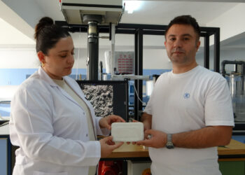 Bilim İnsanlarına Saldırı Girişimi! Araçlarına Çarpıp Yolu Kestiler