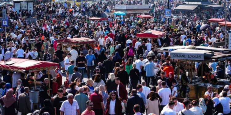 Bir ayda 10 gün karnımız doyuyorsa 20 gün açız