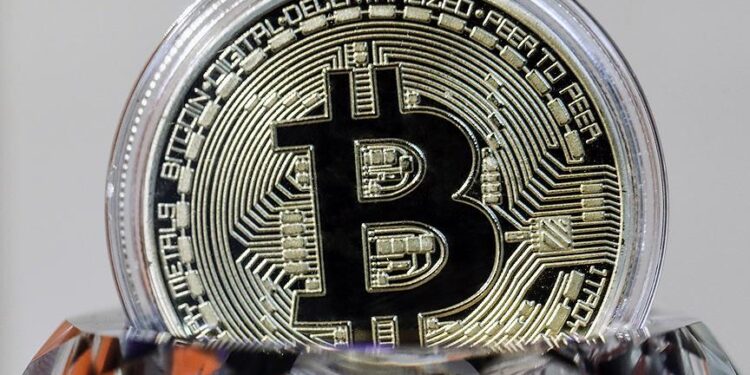 Bitcoin 4 ayın en düşük seviyesinde