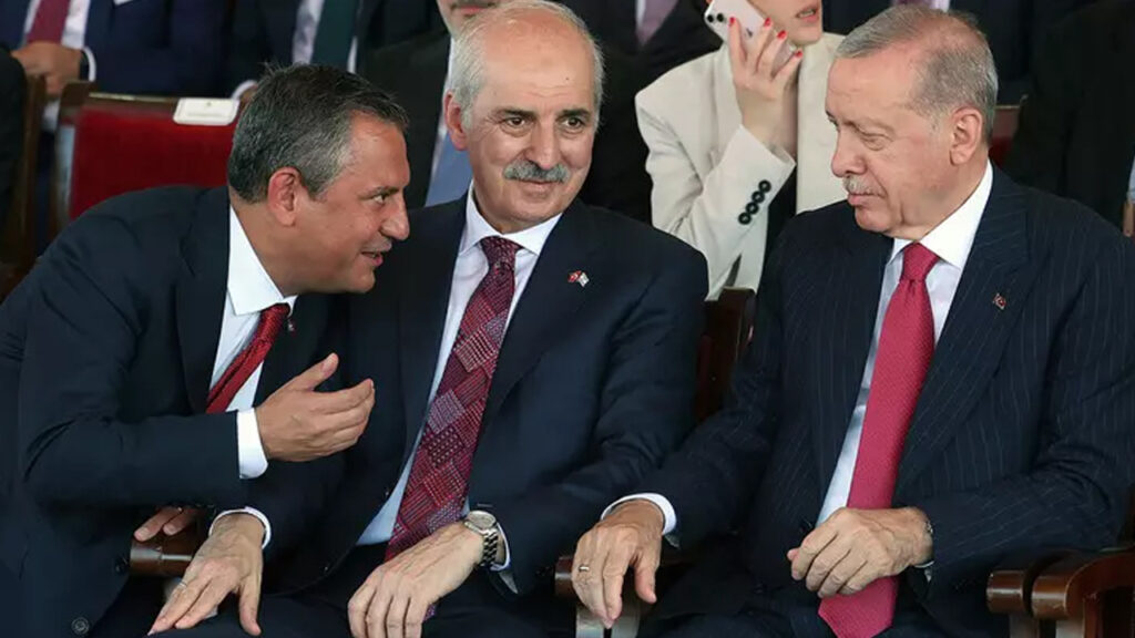 Bu Görüntüler KKTC'den! Erdoğan İle Özel'den 'Normalleşme' Sohbeti