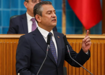 CHP Lideri Özel'in Erken Seçim Çıkışı Devam Ediyor: 'Hazırız, Türkiye'yi Şaha Kaldıracağız'