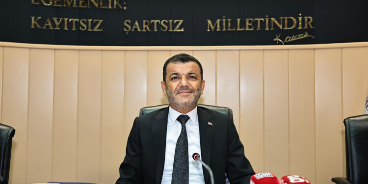 CHP’li Belediye Başkanı AKP'li vekilden hesap sordu: 'Vicdanınız Rahat Mı?'