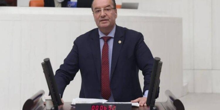 CHP'li Cevdet Akay'dan Mehmet Şimşek'e "vergide adalet" eleştirisi