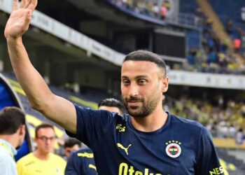 Cenk Tosun'dan Fenerbahçe Paylaşımı: Beğeni Yağmuruna Tutuldu