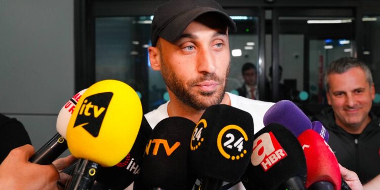 Cenk Tosun'dan "Mehmet Büyükekşi ile toklaşmadı" iddiasına yanıt