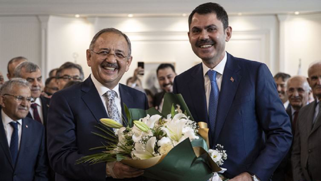 Çevre, Şehircilik ve İklim Bakanlığı'nda devir teslim töreni düzenlendi: Özhaseki gitti Kurum geldi