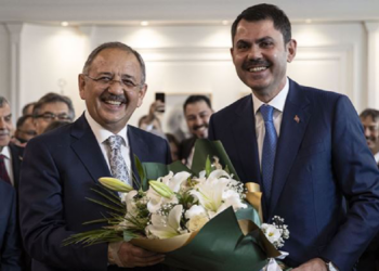Çevre, Şehircilik ve İklim Bakanlığı'nda devir teslim töreni düzenlendi: Özhaseki gitti Kurum geldi
