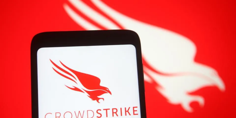 CrowdStrike hatasını kabul etti: Küresel kesintiye sebep olan hata için ‘düzeltme’ devreye sokuldu