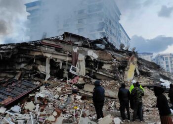 Toraks Derneği: Deprem sonrası geçmeyen öksürük vakaları arttı