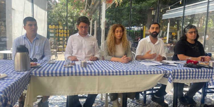 Depremin üzerinden 1,5 yıl geçmesine rağmen hiçbir kamu görevlisi yargılanmadı