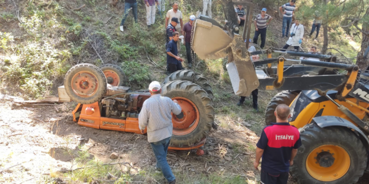 Devrilen Traktörün Altında Kalarak Hayatını Kaybetti